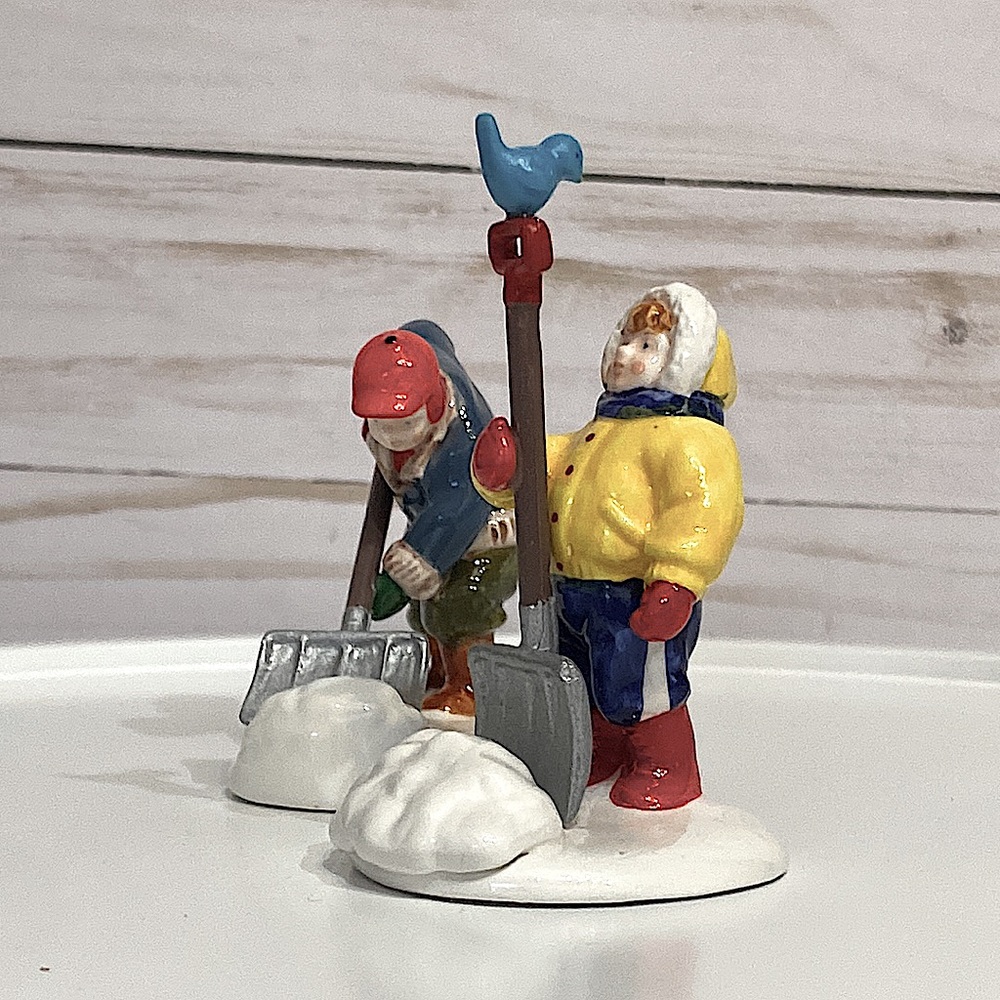 DEPARTMENT 56 - A Heavy Snow Fall - Original Snow Village - Picture 2 of 8